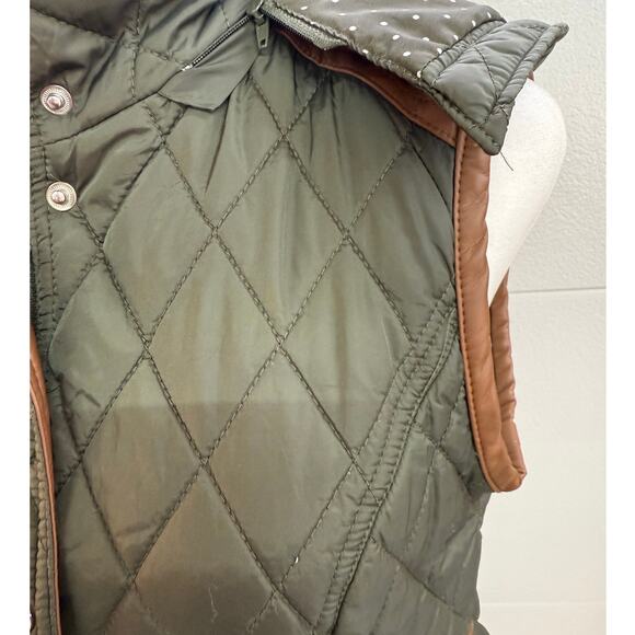 Altar'd State Quilted Vest with Detachable Hood - Picture 3 of 7